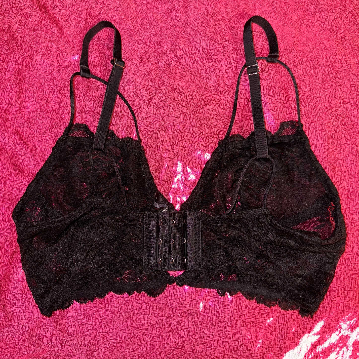 URBAN OUTFITTERS LACE BRALETTE